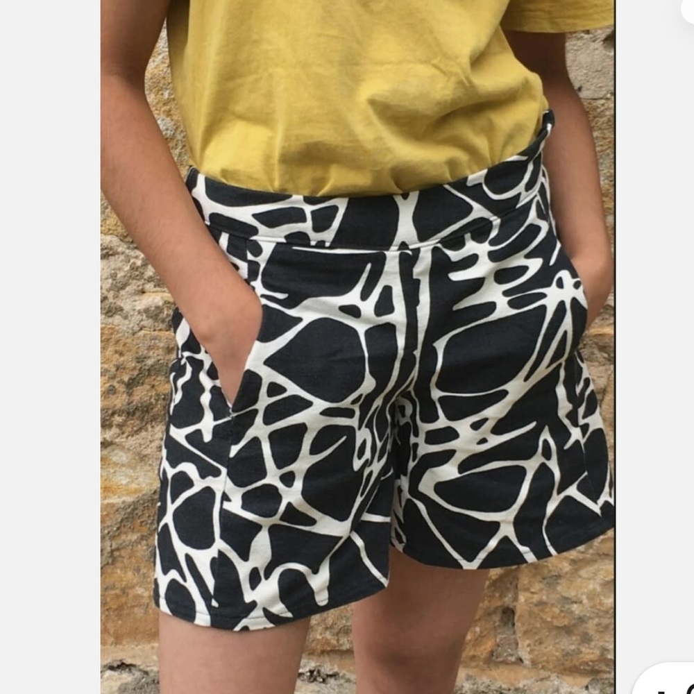 Michael Kors Black and White Patterned Women Shorts - Picture 16 of 16